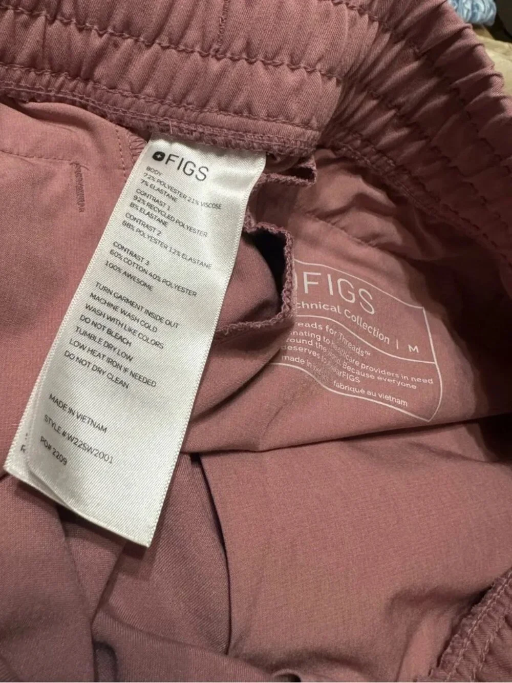FIGS Technical Collection Jogger Scrub Pants Dusty Rose Pink Women’s Medium - Picture 7 of 8